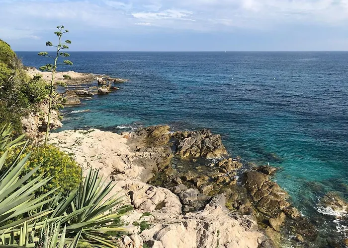 Front De - Garavan * Μεντόν